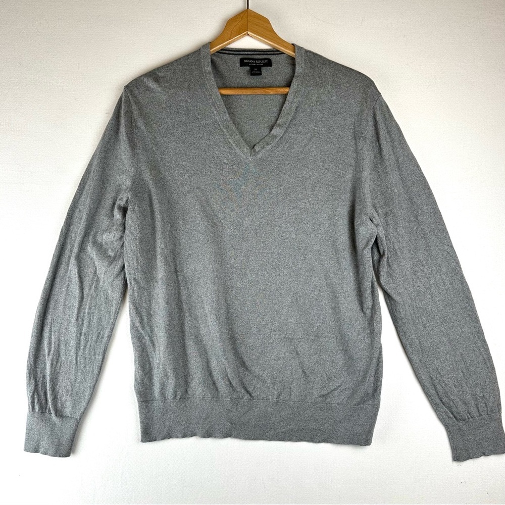 Banana Republic Luxury Blend V-Neck Sweater Office Classic Preppy